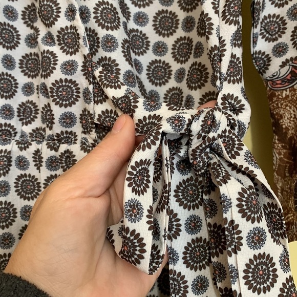 Little Lies | NWT Paisley Print Boutique Ruffle Bell Sleeve Faux Wrap Romper M/L - Picture 4 of 17